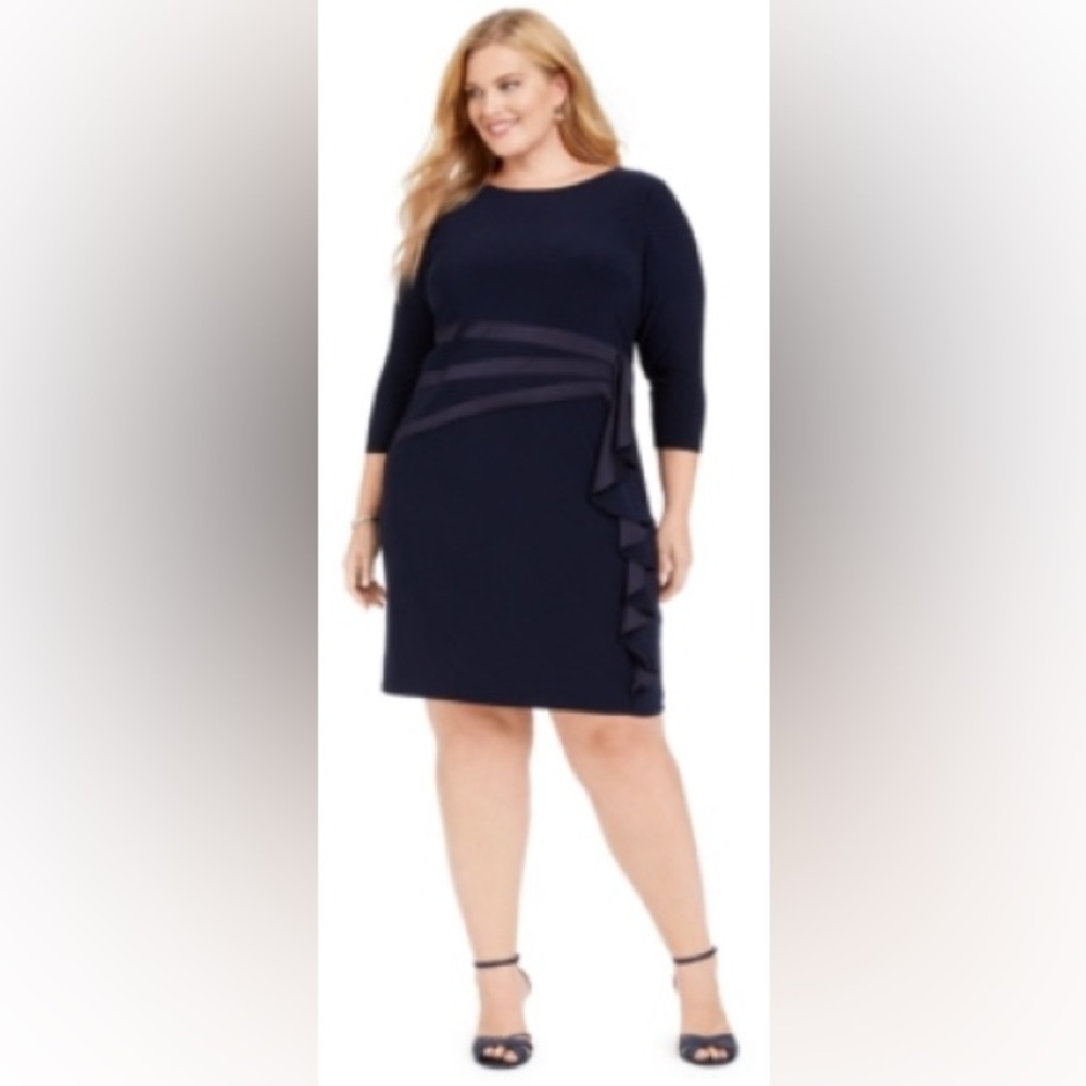 Jessica Howard Size 22W Navy Blue Cocktail Dress With 3/4 Sleeves Side Ruched